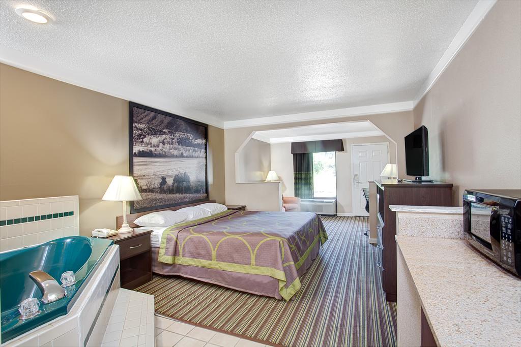Super 8 By Wyndham Knoxville East Zimmer foto